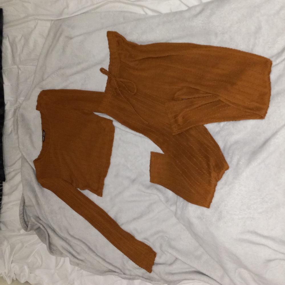 $5 SALE!!! XS Brown Long sleeve two piece set